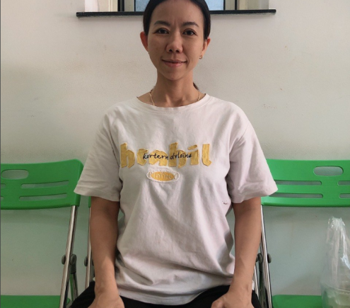 Chị Diệu- Người Miền Tây<sinh năm 1982> chăm bé làm ở lại có thể làm tết