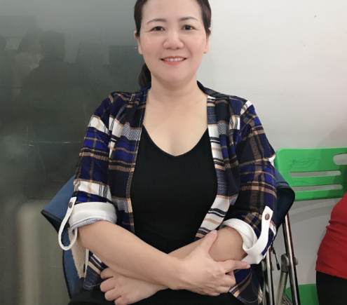 cô Trang sinh năm 1973, người quê Đà Nẵng. Sở trường: GIÚP VIỆC NHÀ, NẤU ĂN, CHĂM EM BÉ.